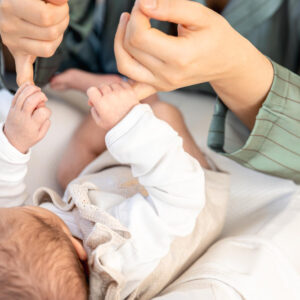 PRIMEROS CUIDADOS DEL BEBÉ